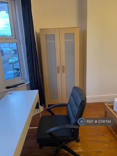 3 bedroom semi-detached house to rent, Bemister Road, Bournemouth, BH9