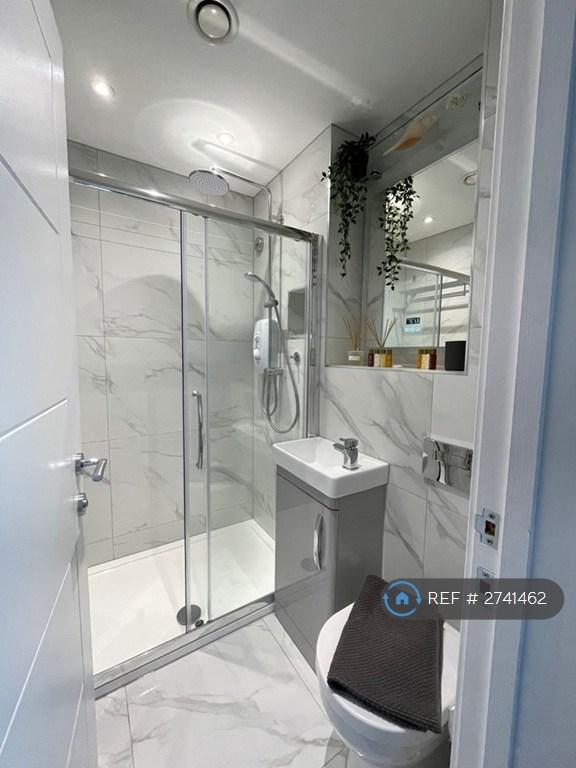 Bathroom With Demister Mirror