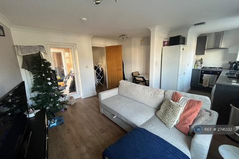2 bedroom flat to rent, New Wanstead, London, E11