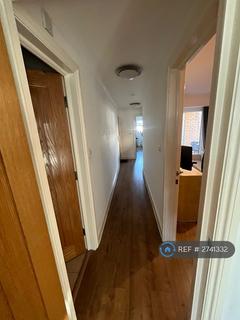 2 bedroom flat to rent, New Wanstead, London, E11