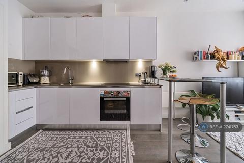 1 bedroom flat to rent, Brickfield Court, Slough, SL1
