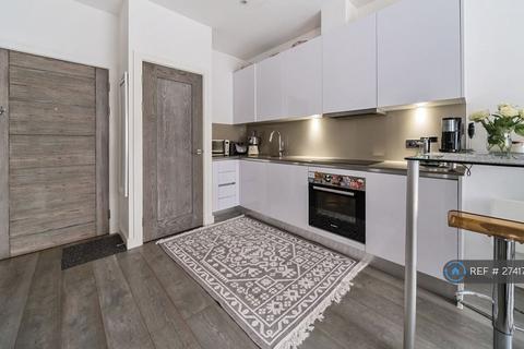 1 bedroom flat to rent, Brickfield Court, Slough, SL1