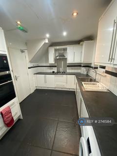 3 bedroom flat to rent, Ilford Lane, Ilford, IG1