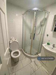 3 bedroom flat to rent, Ilford Lane, Ilford, IG1