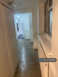 3 bedroom flat to rent, Ilford Lane, Ilford, IG1
