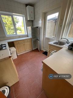 4 bedroom detached house to rent, Green Road, Bournemouth, BH9