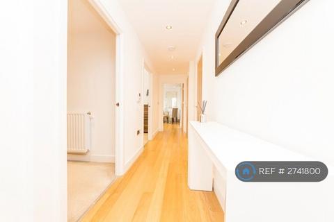 2 bedroom flat to rent, Fairthorn Road, London, SE7