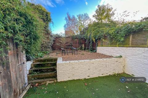 1 bedroom maisonette to rent, Caledonian Road, London, N1