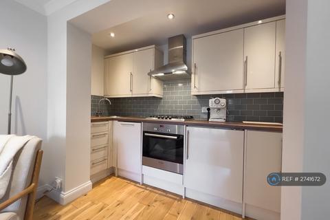 1 bedroom maisonette to rent, Caledonian Road, London, N1