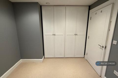 2 bedroom flat to rent, Sambroke Square, Barnet, EN4
