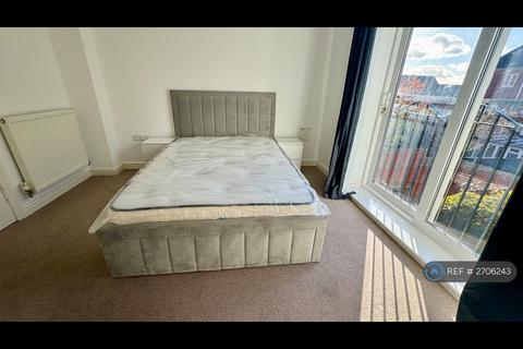 1 bedroom in a house share to rent, Kelham Drive, Nottingham, NG5