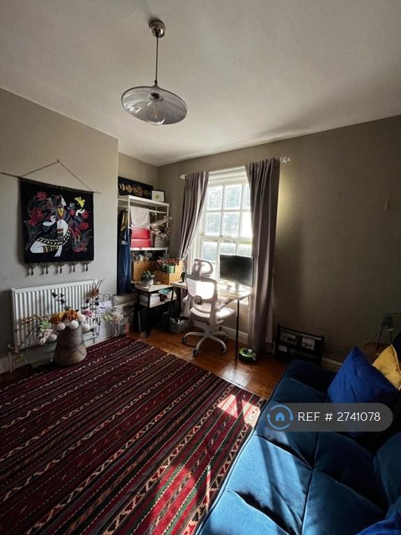 Bedroom 1 Middle Floor
