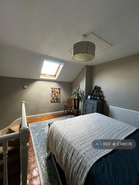 Bedroom 2 Top Floor