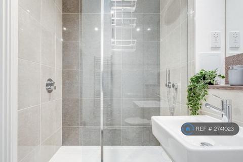 1 bedroom in a flat share to rent, Oval Road, London, NW1