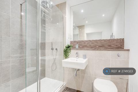 1 bedroom in a flat share to rent, Oval Road, London, NW1
