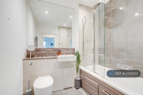 1 bedroom in a flat share to rent, Oval Road, London, NW1
