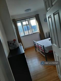 1 bedroom in a flat share to rent, Dabin Crescent, London, SE10