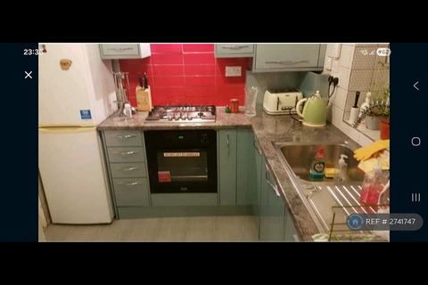 1 bedroom in a flat share to rent, Dabin Crescent, London, SE10