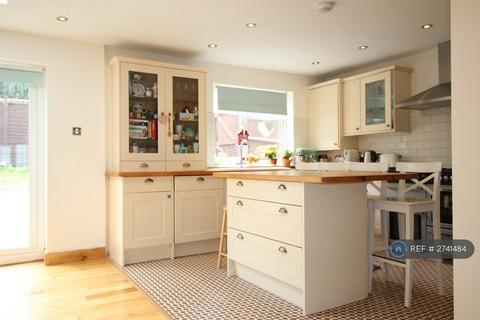 4 bedroom end of terrace house to rent, Ingleway, London, N12