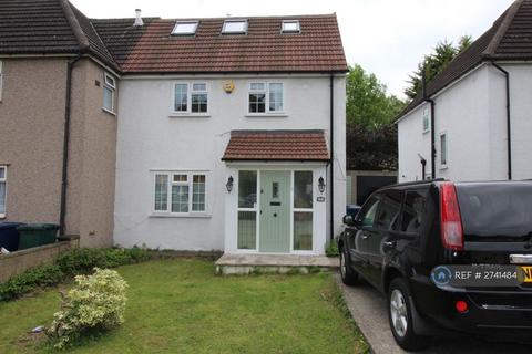 4 bedroom end of terrace house to rent, Ingleway, London, N12