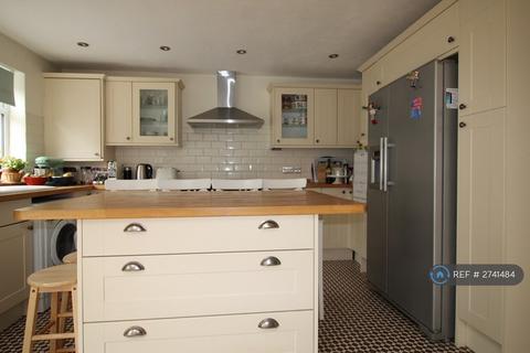 4 bedroom end of terrace house to rent, Ingleway, London, N12