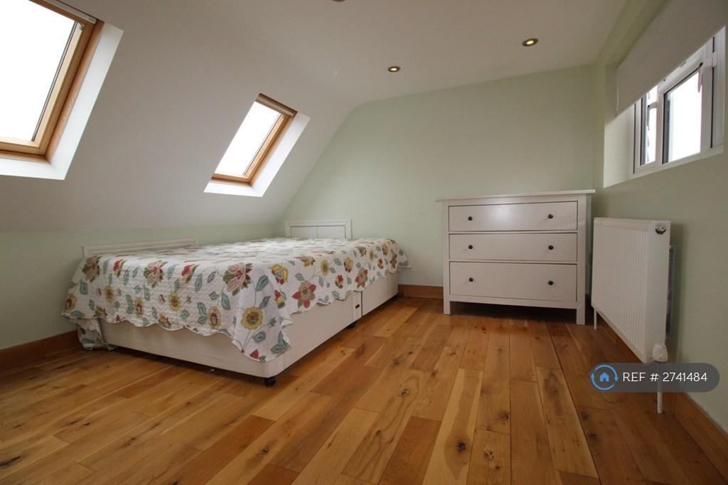 Bedroom In Loft 1