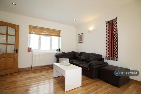 4 bedroom end of terrace house to rent, Ingleway, London, N12
