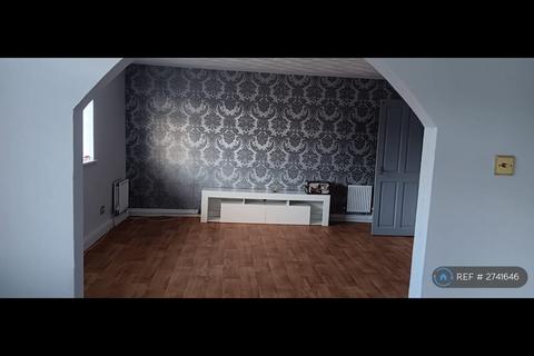 2 bedroom flat to rent, Gateacre Court, Ellesmere Port, CH66