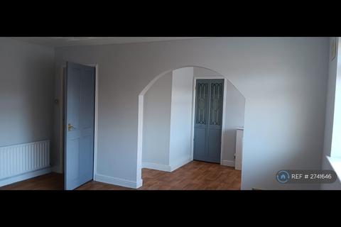 2 bedroom flat to rent, Gateacre Court, Ellesmere Port, CH66