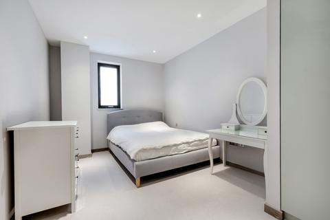 1 bedroom apartment to rent, Tritton House, SW18