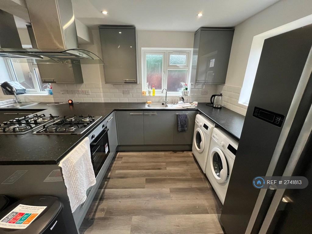Kitchen Area 2