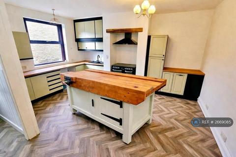 3 bedroom terraced house to rent, Brook Street, Oakenshaw, Bradford, BD12