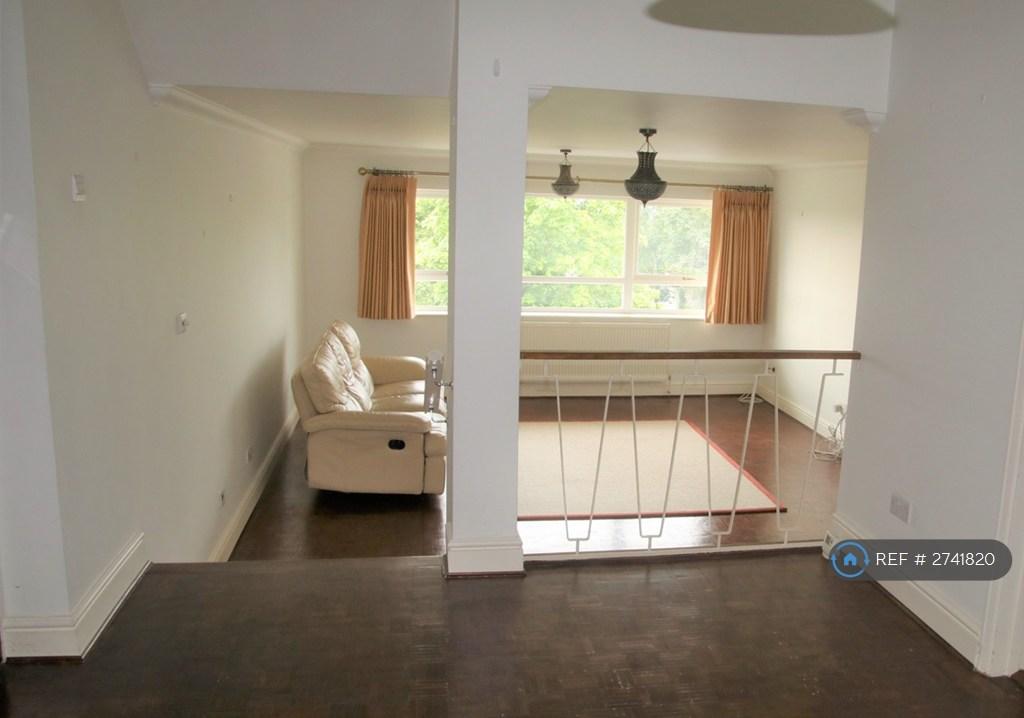 Dining Room &amp; Lounge