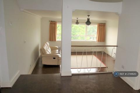 2 bedroom flat to rent, Byron Hill Road, Harrow-On-The-Hill, HA2