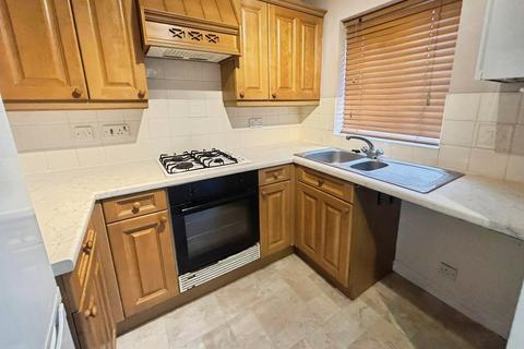 2 bedroom terraced house to rent, Greenacres Court, West Yorkshire WF10