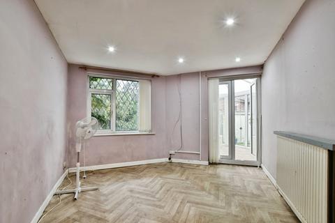 3 bedroom end of terrace house for sale, Melsomby Road, Greater Manchester M23