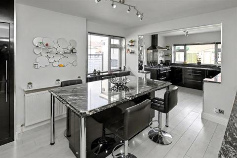 3 bedroom semi-detached bungalow for sale, Leigh Road, Canvey Island SS8