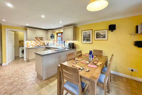 4 bedroom detached house for sale, Sycamore Road, FARNBOROUGH GU14