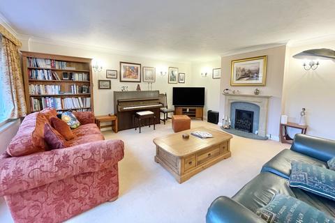 4 bedroom detached house for sale, Sycamore Road, FARNBOROUGH GU14