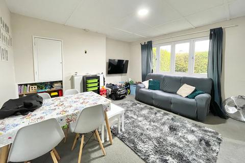 3 bedroom terraced house for sale, Goodden Crescent, FARNBOROUGH GU14