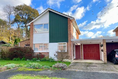3 bedroom detached house for sale, Beaufort Road, CHURCH CROOKHAM GU52