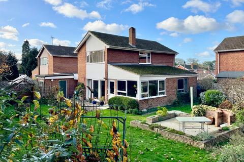 3 bedroom detached house for sale, Beaufort Road, CHURCH CROOKHAM GU52