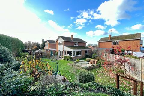 3 bedroom detached house for sale, Beaufort Road, CHURCH CROOKHAM GU52