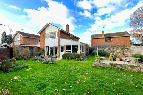 3 bedroom detached house for sale, Beaufort Road, CHURCH CROOKHAM GU52