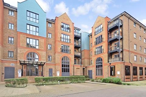 2 bedroom flat for sale, Cannons, Tonbridge TN9