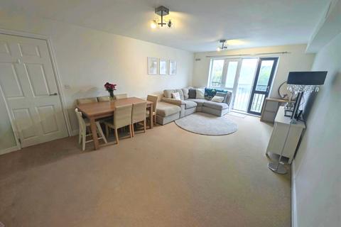 2 bedroom flat for sale, Cannons, Tonbridge TN9