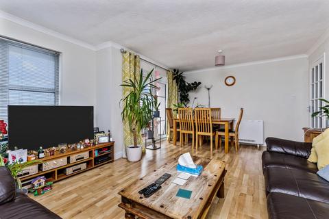 2 bedroom flat for sale, Esprit Court Shoreham Town Centre