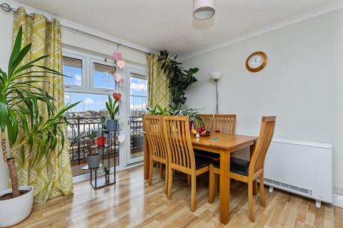 2 bedroom flat for sale, Esprit Court Shoreham Town Centre