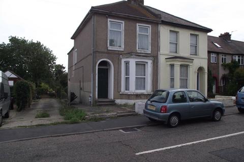 undefined, Gravesend DA12