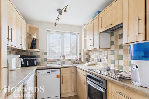 3 bedroom semi-detached house for sale, Cowslip Crescent, Lowestoft